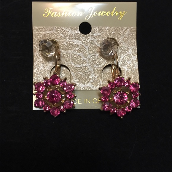 🌻(SOLD) Glamorous Lot of Earrings - Picture 2 of 5